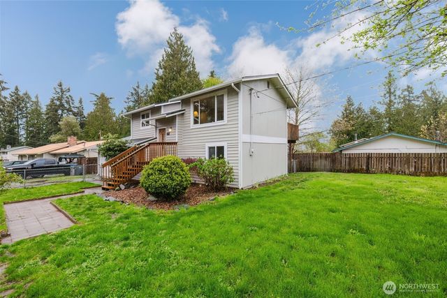 2045 California Avenue E, Port Orchard, WA 98366