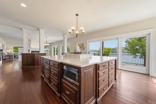 3396 Kings Point Road, Excelsior, MN 55331