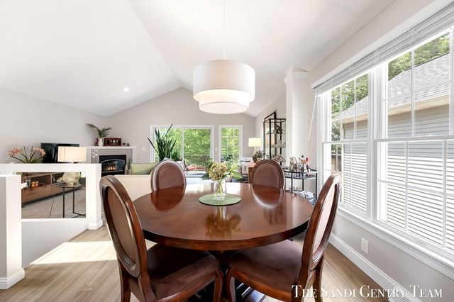 931 Bluff Creek Drive 21, Grand Haven, MI 49417