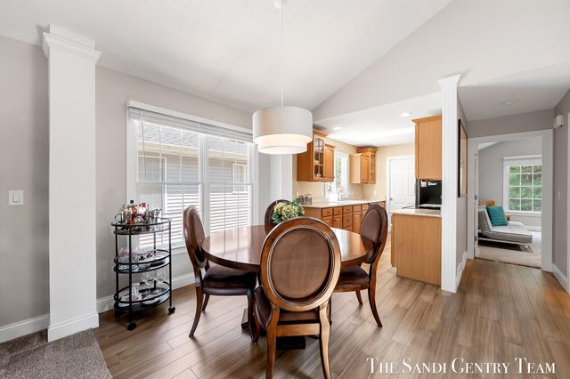 931 Bluff Creek Drive 21, Grand Haven, MI 49417