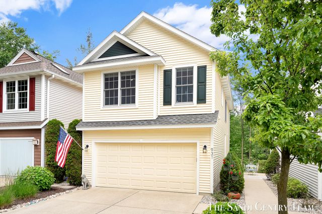 931 Bluff Creek Drive 21, Grand Haven, MI 49417