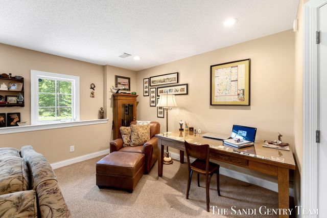 931 Bluff Creek Drive 21, Grand Haven, MI 49417