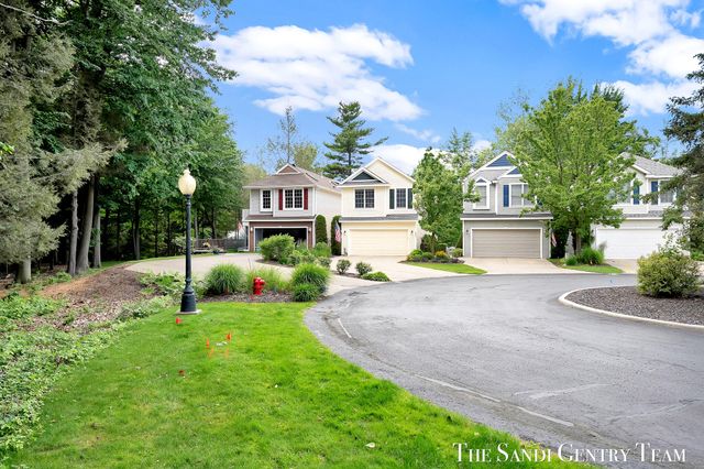 931 Bluff Creek Drive 21, Grand Haven, MI 49417