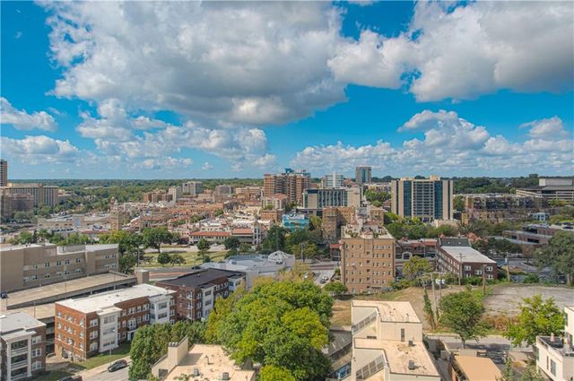 4550 Warwick Boulevard 1205, Kansas City, MO 64111