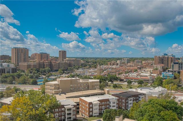 4550 Warwick Boulevard 1205, Kansas City, MO 64111