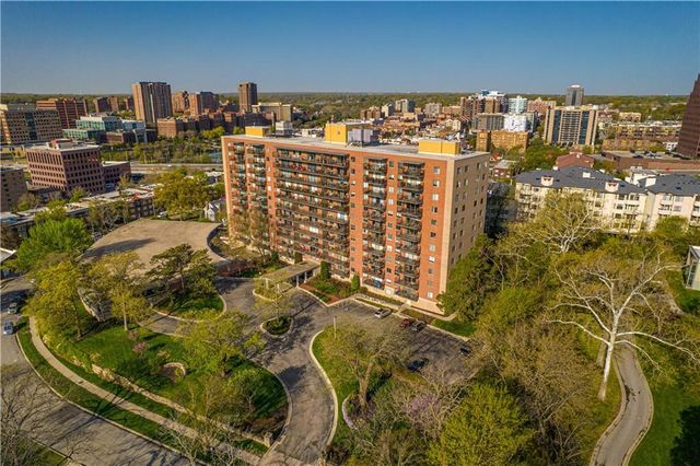 4550 Warwick Boulevard 1205, Kansas City, MO 64111