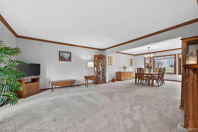 19230 Augusta Court, Livonia, MI 48152