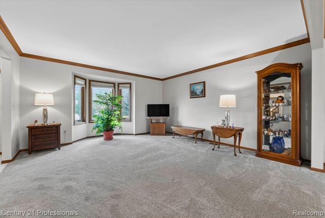 19230 Augusta Court, Livonia, MI 48152