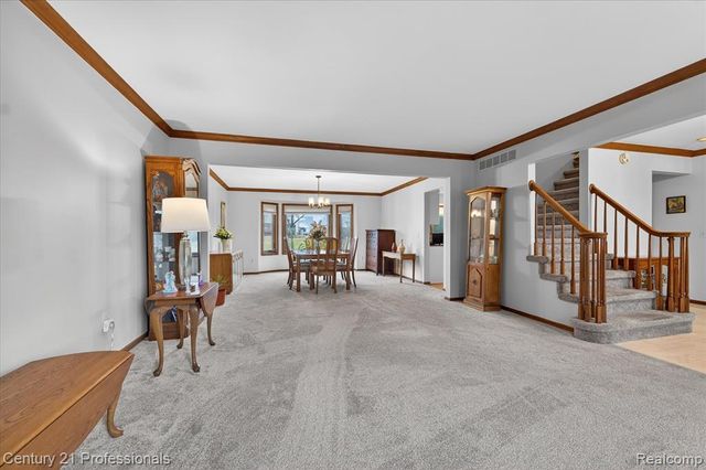 19230 Augusta Court, Livonia, MI 48152