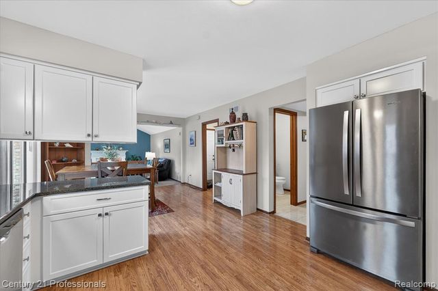 19230 Augusta Court, Livonia, MI 48152