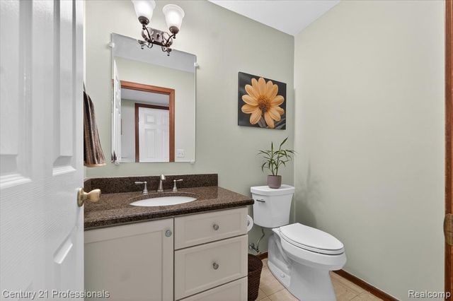 19230 Augusta Court, Livonia, MI 48152