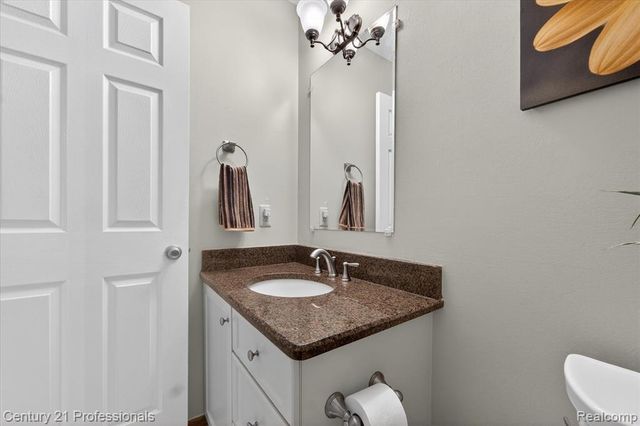 19230 Augusta Court, Livonia, MI 48152