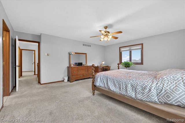 19230 Augusta Court, Livonia, MI 48152