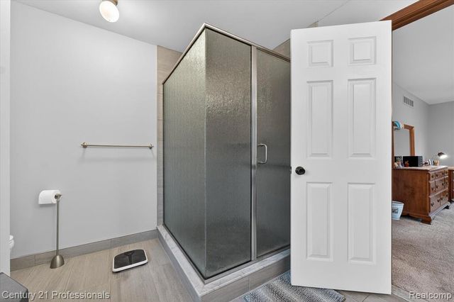 19230 Augusta Court, Livonia, MI 48152