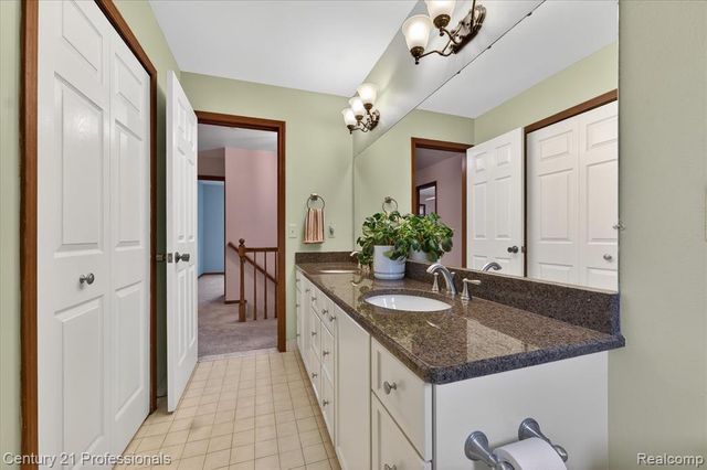 19230 Augusta Court, Livonia, MI 48152