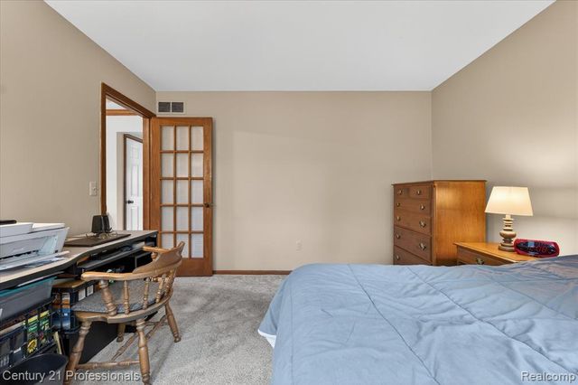 19230 Augusta Court, Livonia, MI 48152