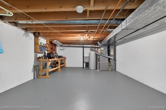 19230 Augusta Court, Livonia, MI 48152