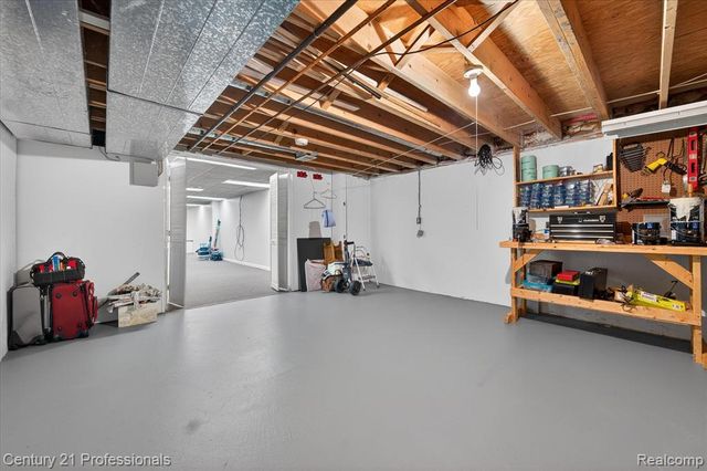 19230 Augusta Court, Livonia, MI 48152