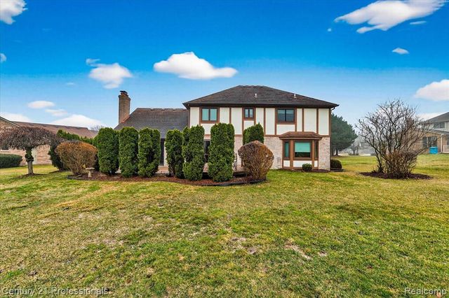 19230 Augusta Court, Livonia, MI 48152