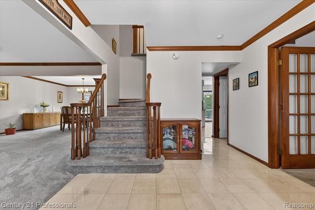 19230 Augusta Court, Livonia, MI 48152