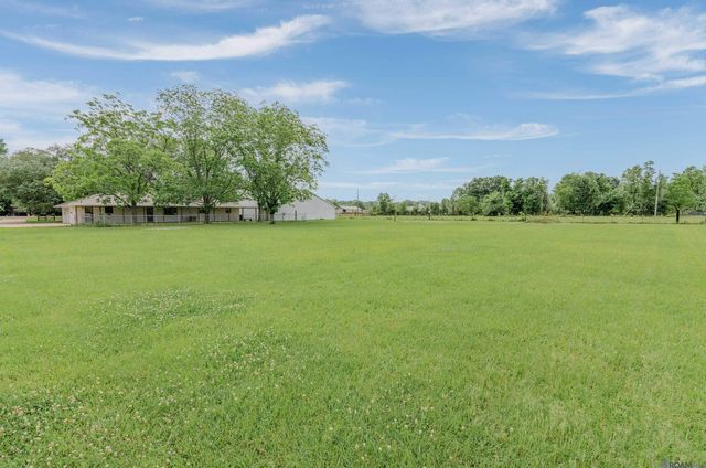 16161 Blackwater Rd, Zachary, LA 70791