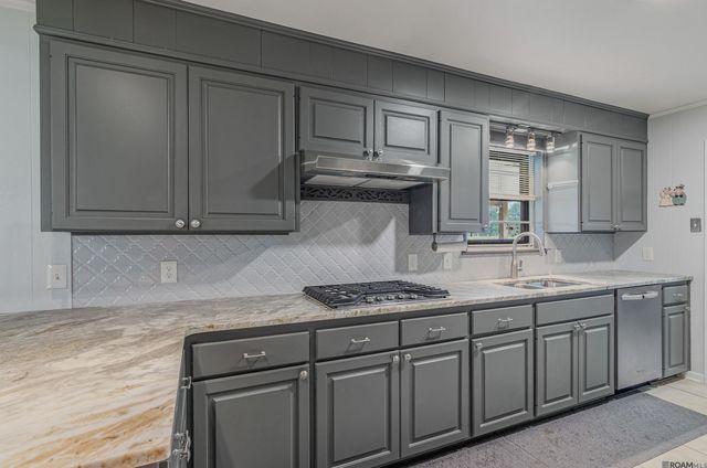 16161 Blackwater Rd, Zachary, LA 70791