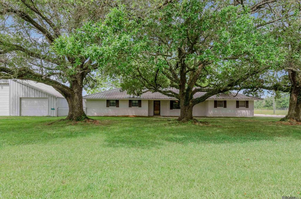 16161 Blackwater Rd, Zachary, LA 70791