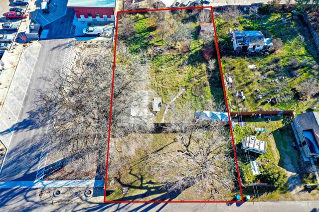 413 E 47th St, Garden City, ID 83714