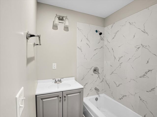 18763 Grade School Road, Caledonia, IL 61011