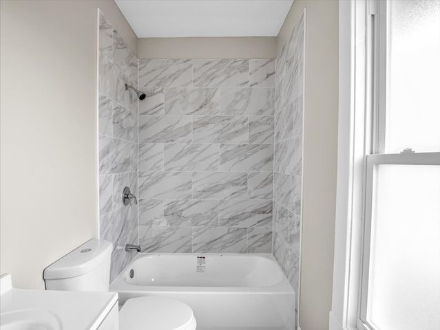 18763 Grade School Road, Caledonia, IL 61011