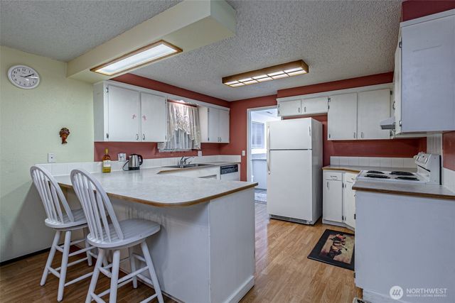 7505 Husky Way SE, Lacey, WA 98503