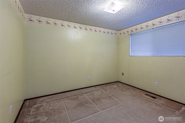 7505 Husky Way SE, Lacey, WA 98503