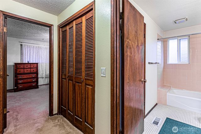 7505 Husky Way SE, Lacey, WA 98503