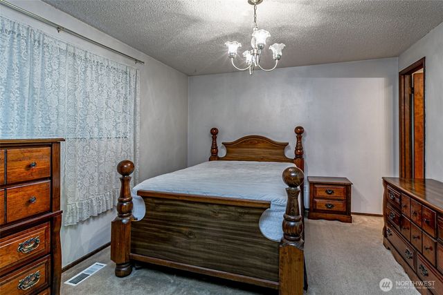 7505 Husky Way SE, Lacey, WA 98503