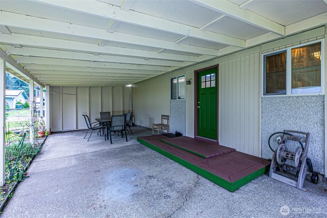 7505 Husky Way SE, Lacey, WA 98503