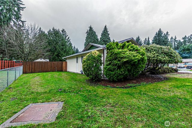 7505 Husky Way SE, Lacey, WA 98503