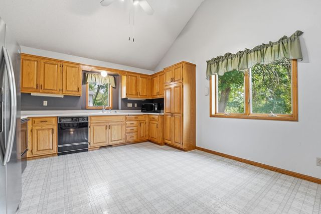 1827 Hydram Avenue N, Oakdale, MN 55128