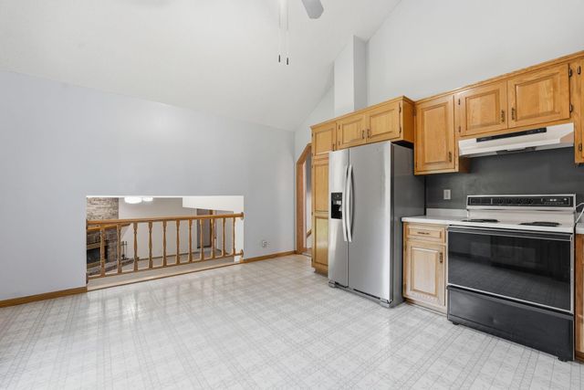 1827 Hydram Avenue N, Oakdale, MN 55128