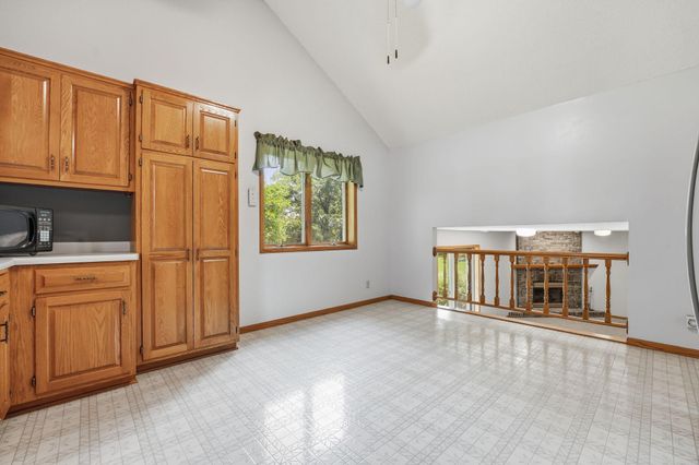 1827 Hydram Avenue N, Oakdale, MN 55128