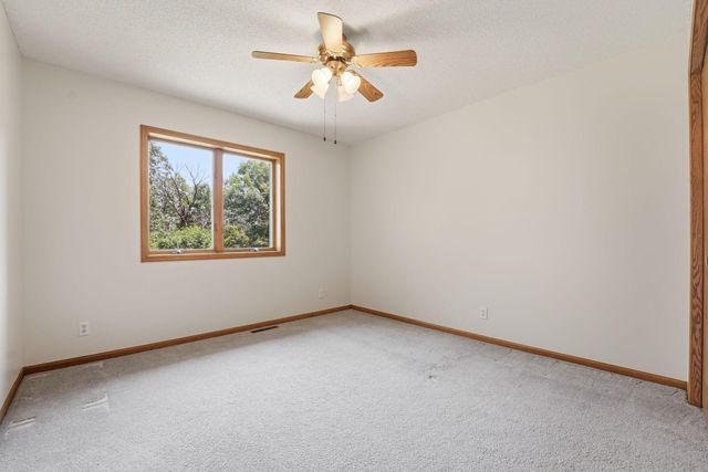 1827 Hydram Avenue N, Oakdale, MN 55128
