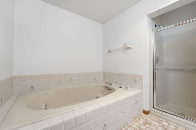 1827 Hydram Avenue N, Oakdale, MN 55128