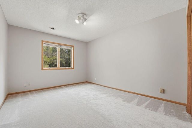 1827 Hydram Avenue N, Oakdale, MN 55128