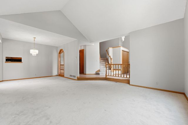 1827 Hydram Avenue N, Oakdale, MN 55128