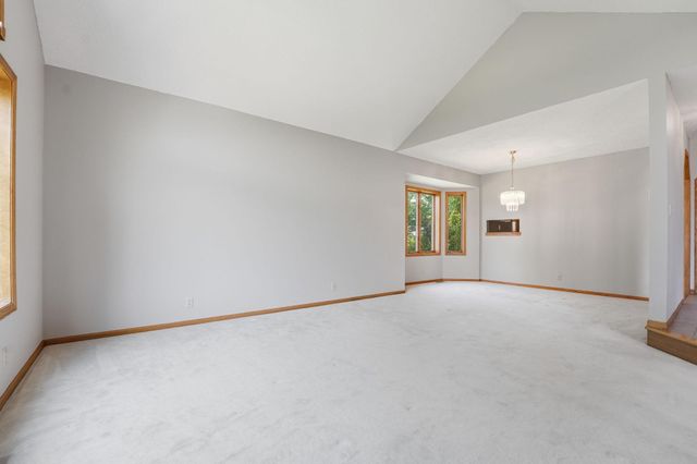 1827 Hydram Avenue N, Oakdale, MN 55128