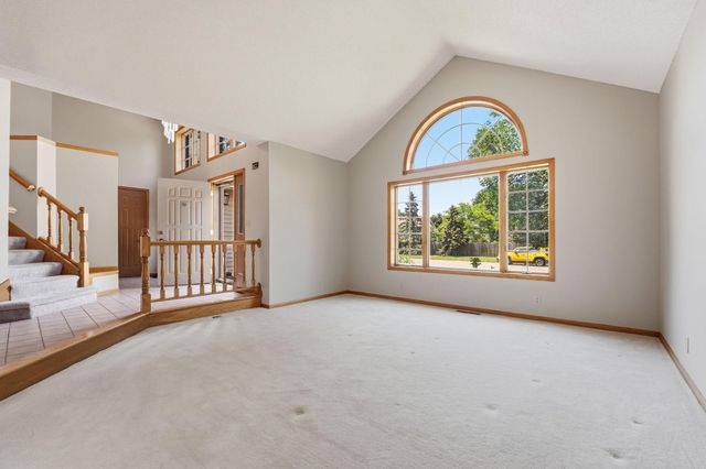 1827 Hydram Avenue N, Oakdale, MN 55128