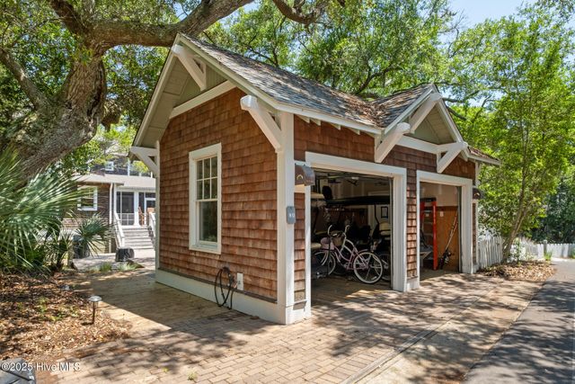 592 Kinnakeet Way, Bald Head Island, NC 28461