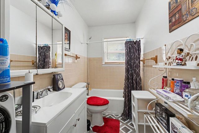 429 Coldbrook Street NE, Grand Rapids, MI 49503