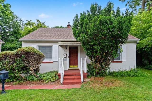 429 Coldbrook Street NE, Grand Rapids, MI 49503