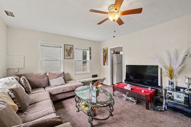 429 Coldbrook Street NE, Grand Rapids, MI 49503