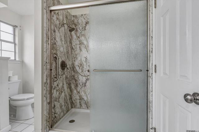 4445 Country Hill Dr, Baton Rouge, LA 70816